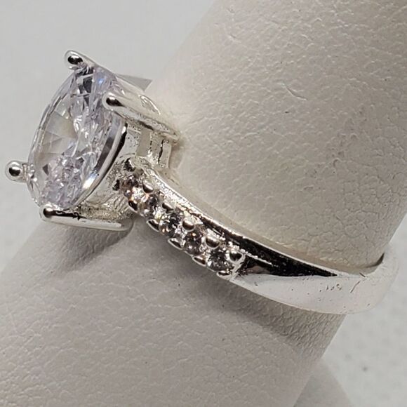 Silver Tone Rhinestone Ring (8) - Picture 3 of 6